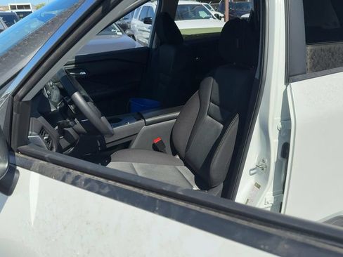 Used 2024 Nissan Rogue SV FWD image 11