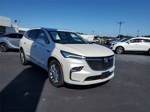 Used 2023 Buick Enclave Avenir w/ Avenir Technology Package image 2