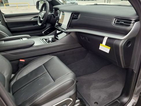 New 2026 Jeep Grand Wagoneer image 25