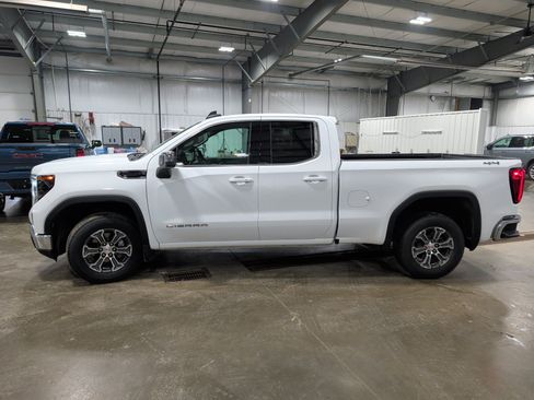 Used 2024 GMC Sierra 1500 SLE image 5