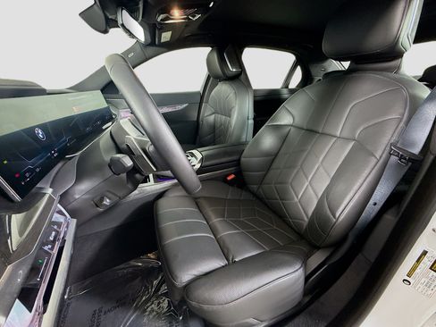 Used 2025 BMW 740i RWD image 22