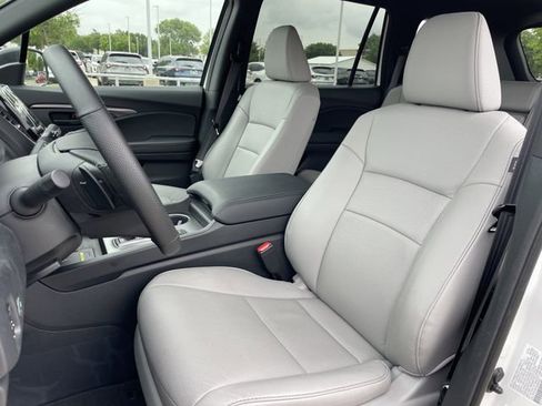 Used 2025 Honda Passport EX-L image 25