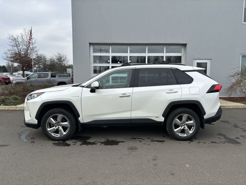 Used 2020 Toyota RAV4 Limited image 2