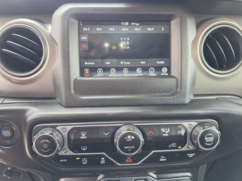 Used 2022 Jeep Gladiator Sport AWD/4WD image 25