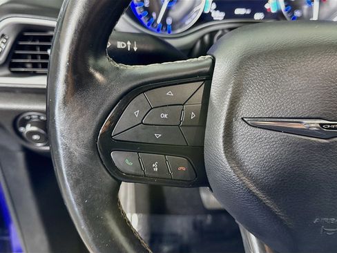 Used 2018 Chrysler Pacifica Touring-L Plus w/ Advanced Safetytec Group FWD image 14