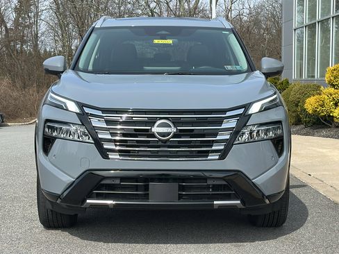 Certified 2025 Nissan Rogue Platinum image 3