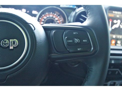 Used 2022 Jeep Gladiator Sport AWD/4WD image 25