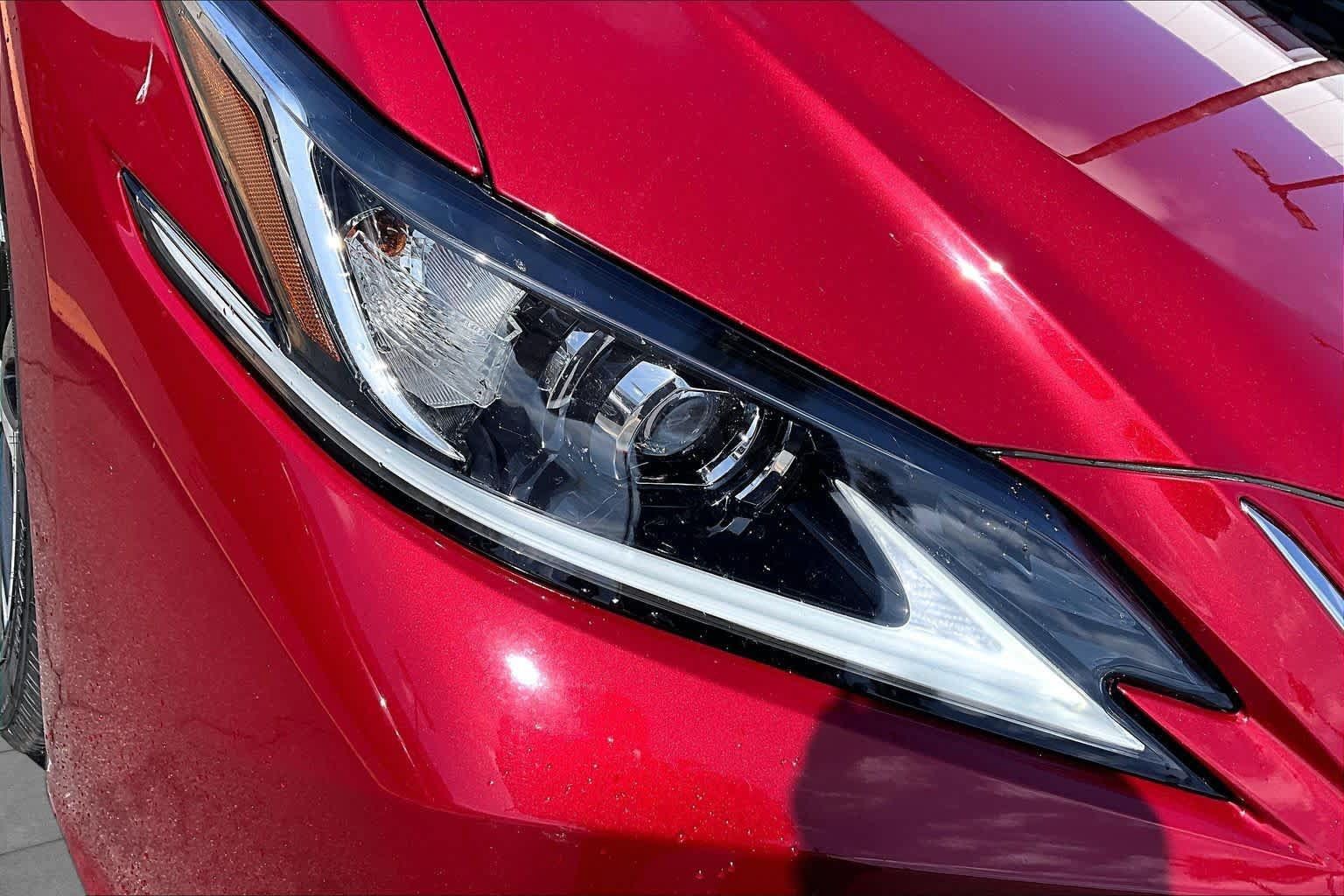 Used 2023 Lexus ES 300h w/ Premium Package FWD image 28
