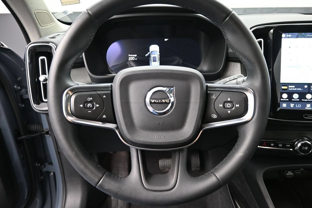 Used 2023 Volvo XC40 B5 Ultimate w/ Protection Package Premier AWD/4WD image 10