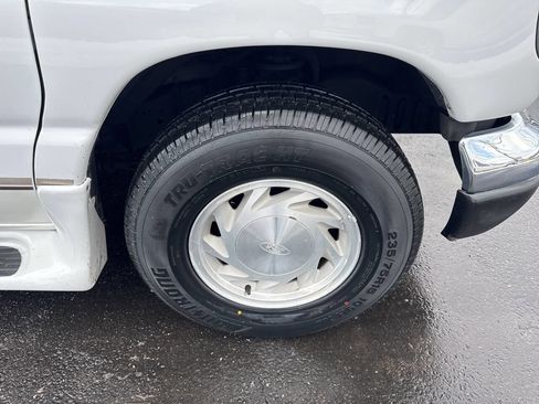 Used 2003 Ford E-150 and Econoline 150 image 11