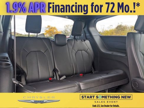 New 2026 Chrysler Pacifica Select image 14