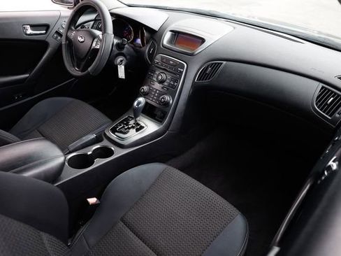 Used 2011 Hyundai Genesis 2.0T image 21