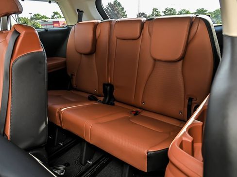 Used 2024 Kia Carnival SX Prestige FWD image 18