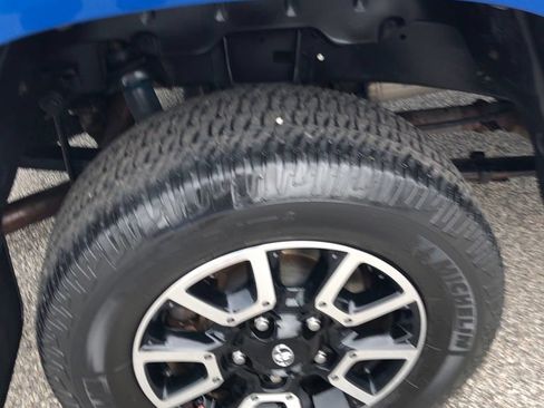 Used 2018 Toyota Tundra Limited w/ Limited Premium Package AWD/4WD image 18
