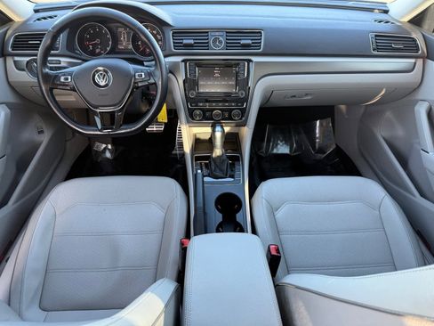 Used 2017 Volkswagen Passat 1.8T R-Line image 23