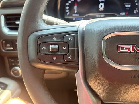 Used 2022 GMC Yukon XL SLT w/ SLT Luxury Package AWD/4WD image 40