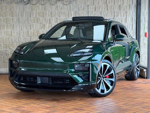 Used 2024 Porsche Macan Turbo Electric AWD/4WD image 2