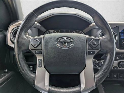 Used 2017 Toyota Tacoma Limited w/ Tow Package image 10