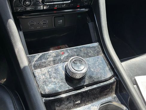 Used 2023 Jeep Grand Cherokee L Limited w/ Luxury Tech Group II image 12