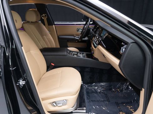 Used 2013 Rolls-Royce Ghost image 60