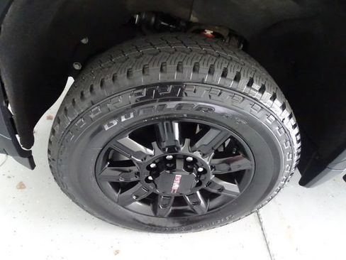 Used 2024 GMC Sierra 2500 AT4 w/ AT4 Premium Plus Package AWD/4WD image 29
