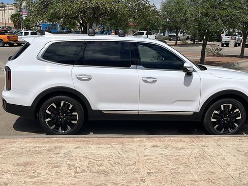 Used 2025 Kia Telluride SX w/ SX Captain's Chair Package image 9