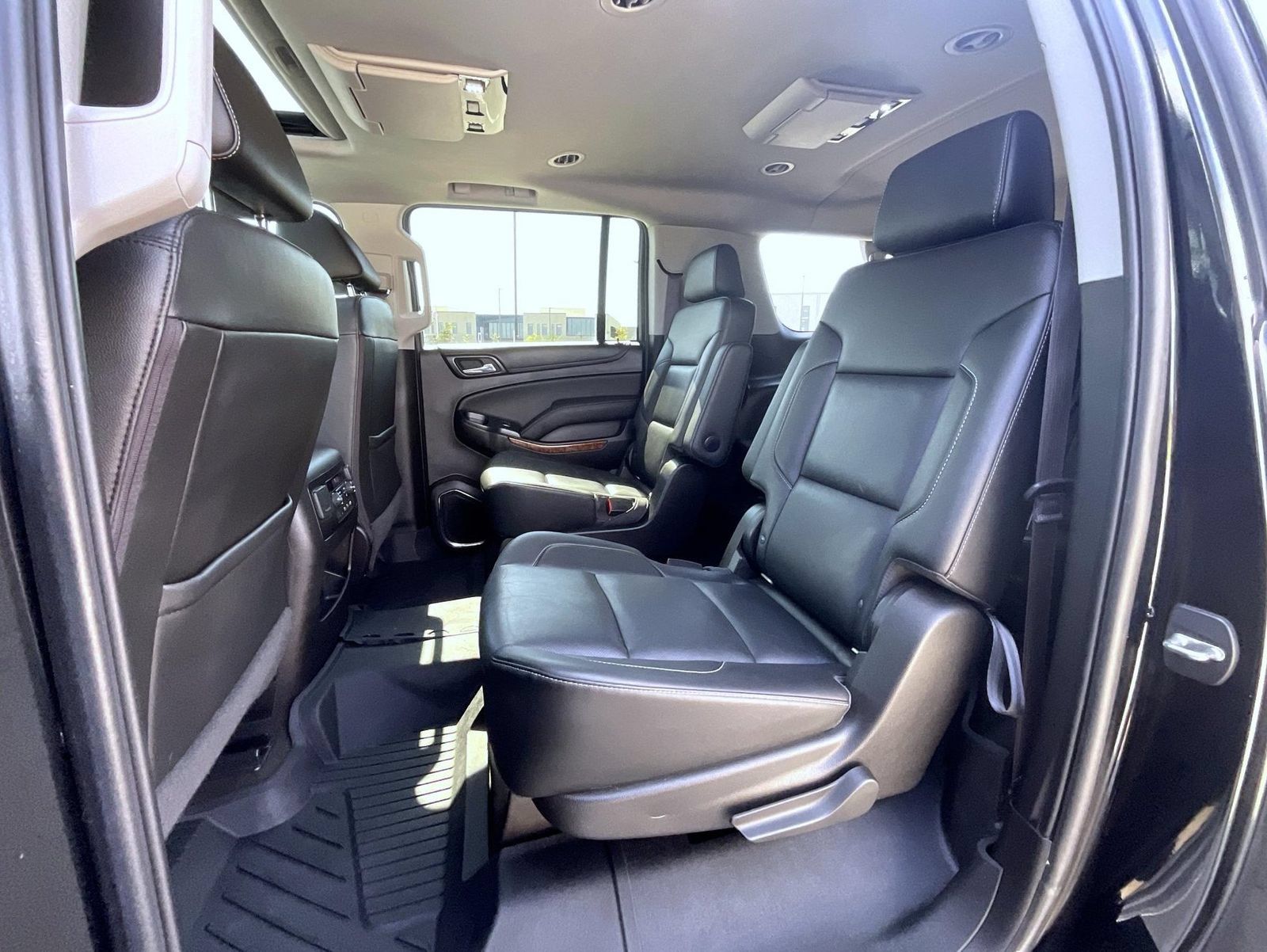 Used 2017 Chevrolet Suburban Premier AWD/4WD image 19