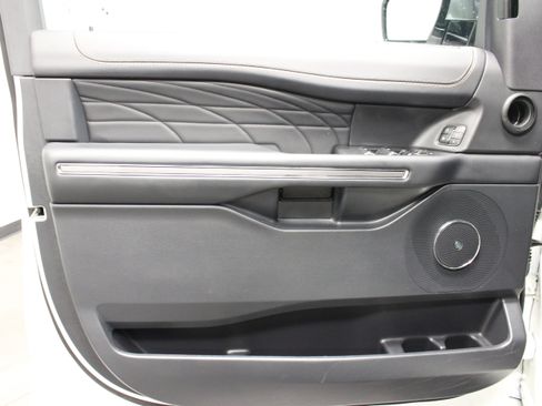 Used 2024 Ford Expedition Max Platinum AWD/4WD image 15