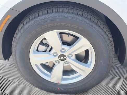 New 2026 Kia Sorento LX FWD image 28