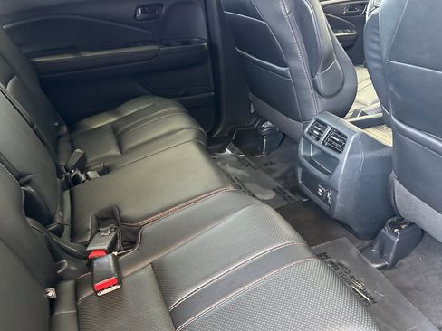 Used 2023 Honda Passport TrailSport image 16