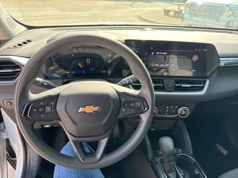 Used 2024 Chevrolet TrailBlazer LS image 14