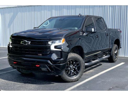 Used 2024 Chevrolet Silverado 1500 LT Trail Boss w/ LT Trail Boss Premium Package AWD/4WD image 1