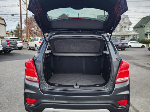 Used 2017 Chevrolet Trax LT w/ Driver Confidence Package image 18