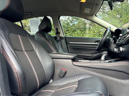 Certified 2024 Nissan Altima 2.5 SR image 9
