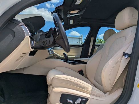 Used 2022 BMW 540i w/ M Sport Package RWD image 2