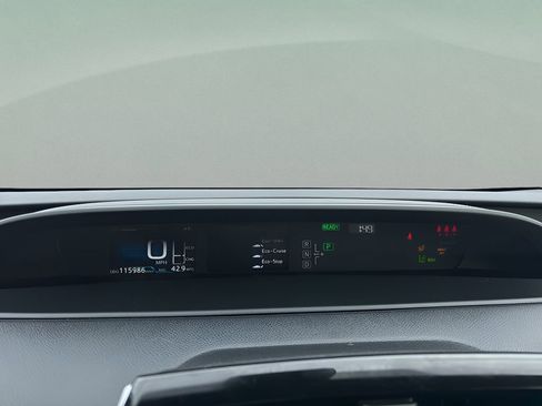 Used 2018 Toyota Prius Two image 14