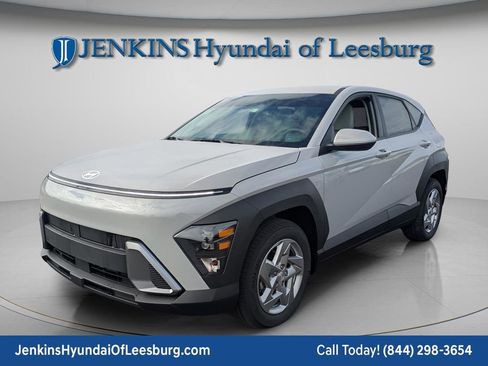 New 2026 Hyundai Kona SE image 8