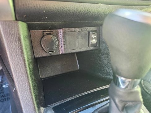 Used 2017 Toyota Corolla LE FWD image 37