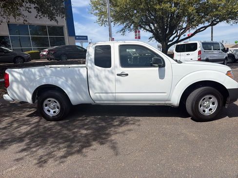 Used 2019 Nissan Frontier S image 2