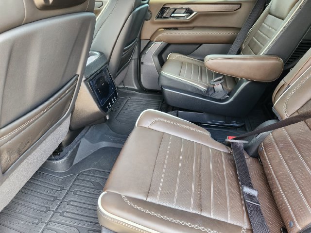 Used 2026 GMC Yukon Denali Ultimate w/ LPO, Floor Liner Package AWD/4WD image 31