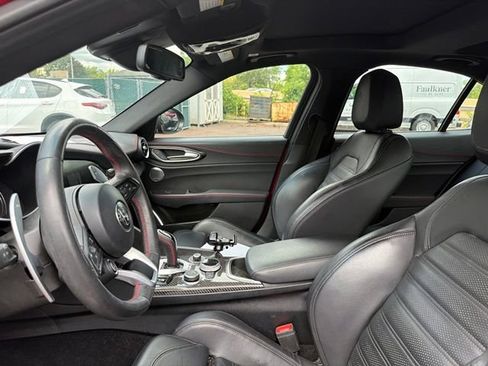 Used 2023 Alfa Romeo Giulia Estrema AWD/4WD image 17
