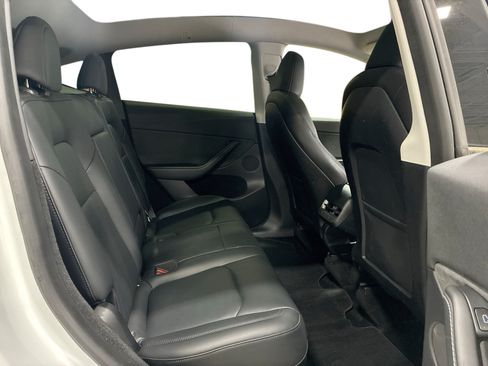 Certified 2023 Tesla Model Y Long Range AWD/4WD image 11