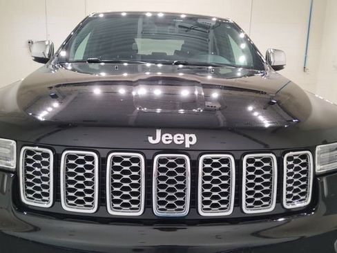 Used 2020 Jeep Grand Cherokee Overland AWD/4WD image 3