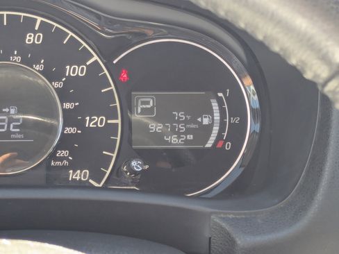 Used 2015 Nissan Versa Note SR FWD image 22