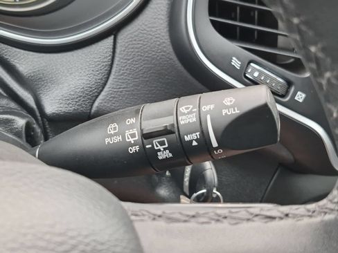 Used 2022 Jeep Cherokee Latitude AWD/4WD image 25