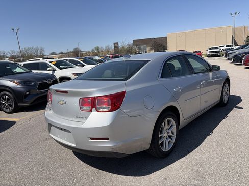 Used 2016 Chevrolet Malibu LT w/ Power Convenience Package image 4