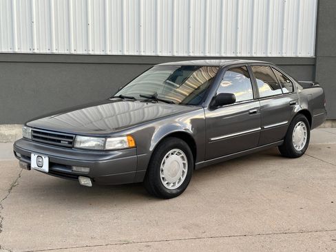 Used 1989 Nissan Maxima SE image 7