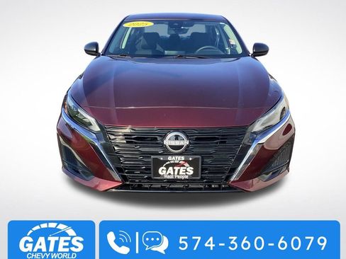Used 2025 Nissan Altima 2.5 SV image 2