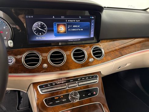 Used 2019 Mercedes-Benz E 300 4MATIC w/ Premium 1 Package image 16