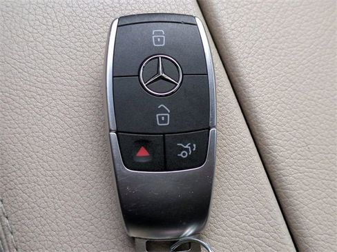 Used 2020 Mercedes-Benz C 300 Sedan image 35